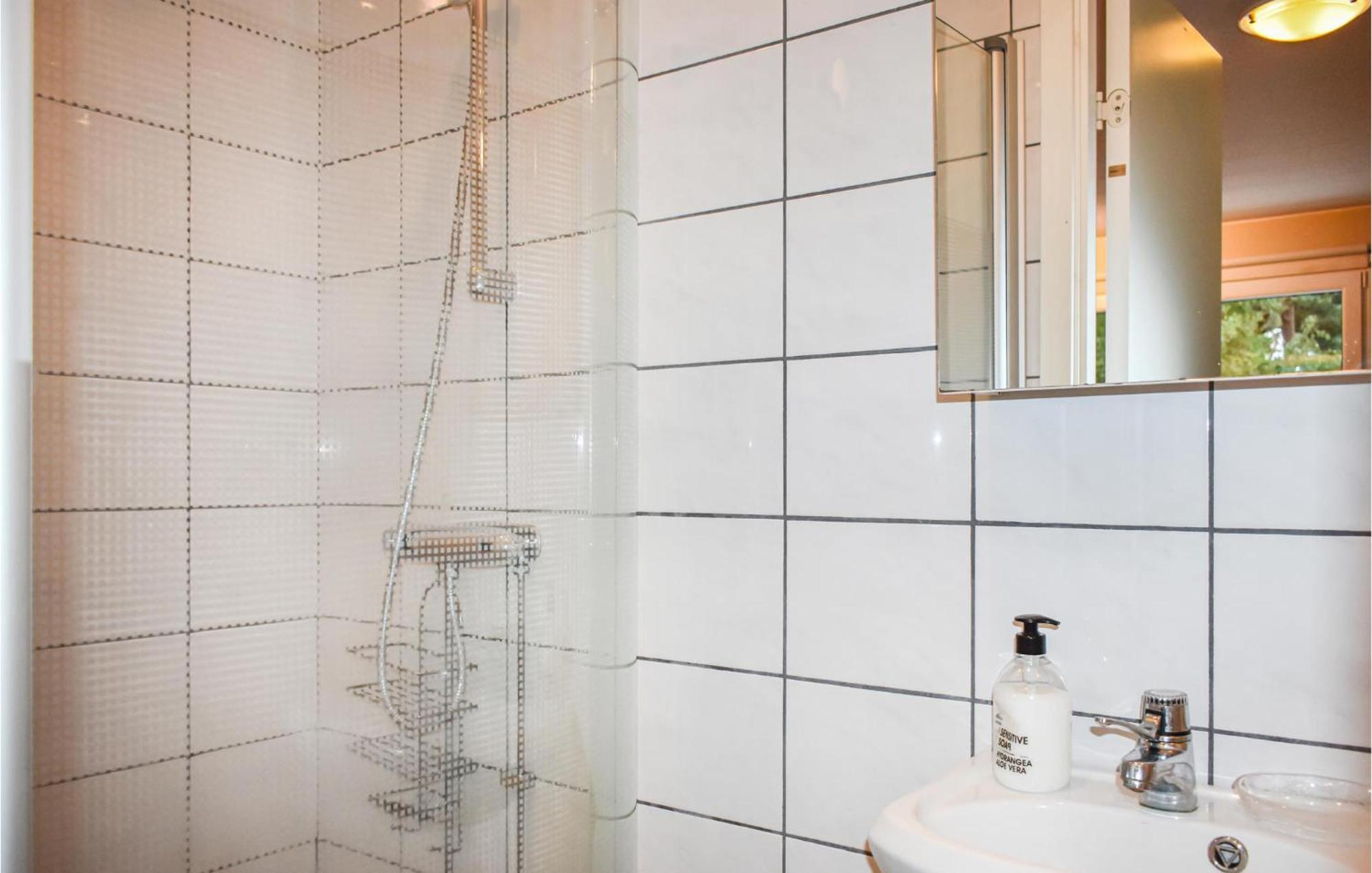 1 Bedroom Amazing Home In Hoellviken Zewnętrze zdjęcie